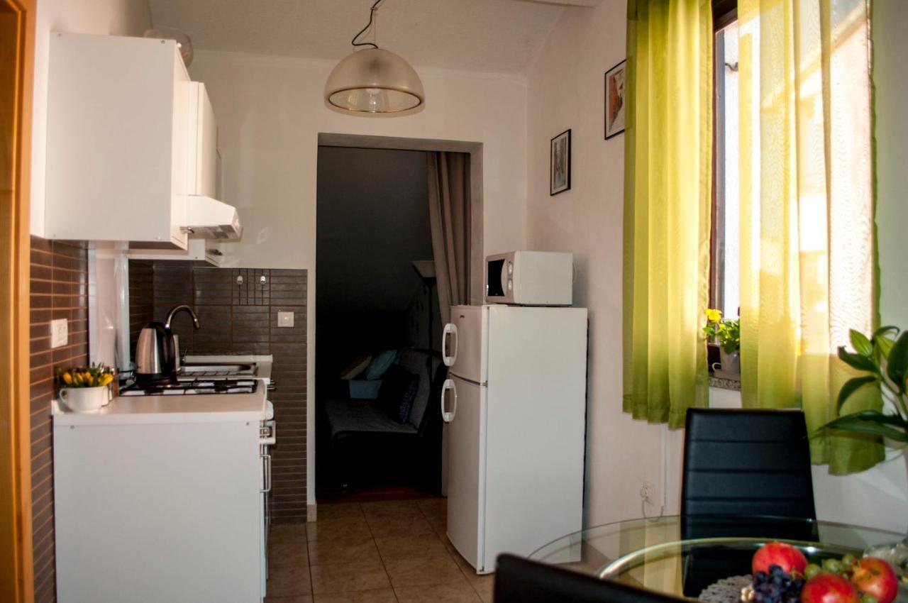 Apartment Rosa 2 ロヴィニ エクステリア 写真