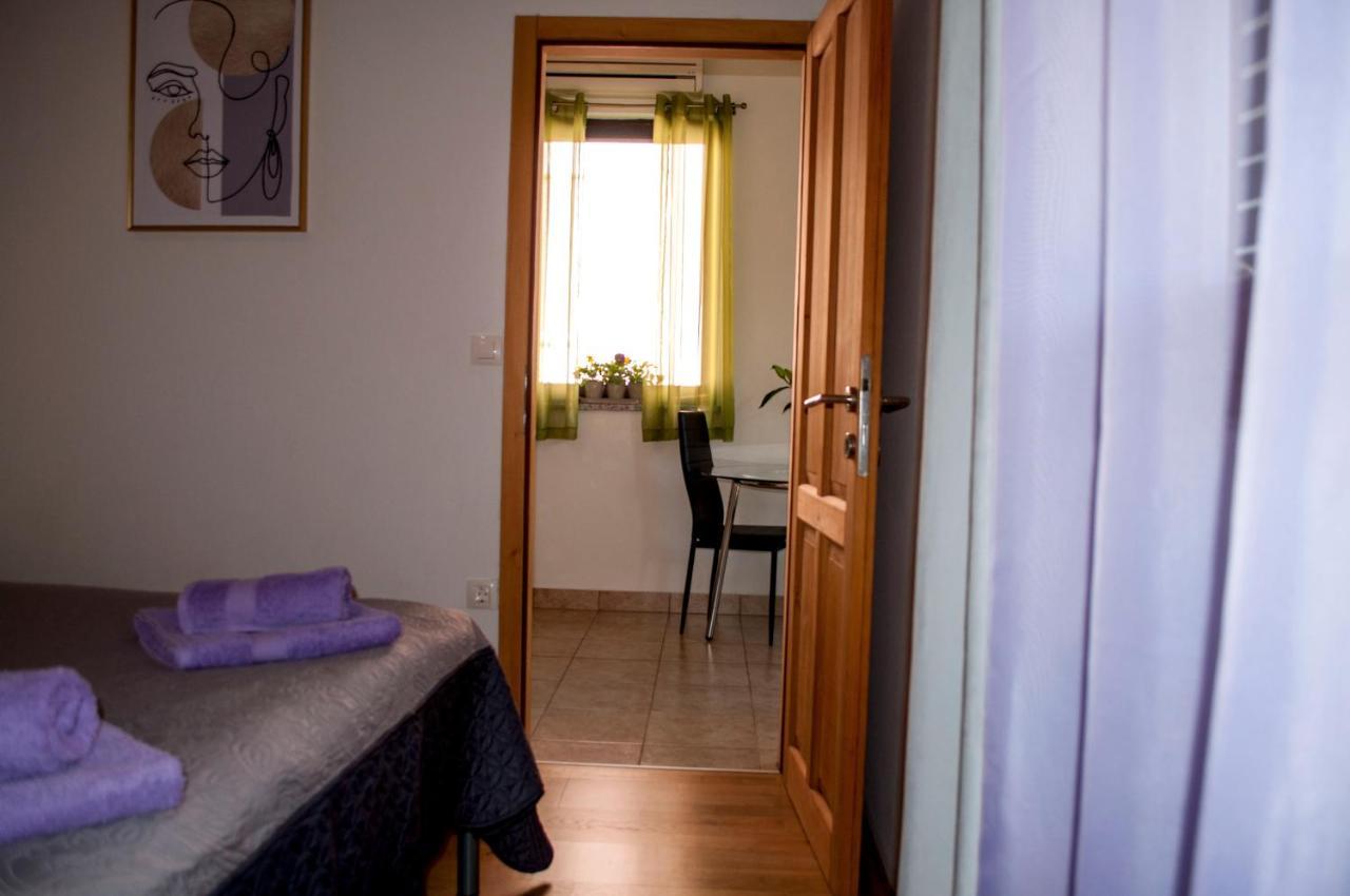 Apartment Rosa 2 ロヴィニ エクステリア 写真